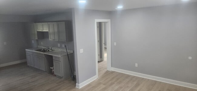 Building Photo - 1449 W 55th St