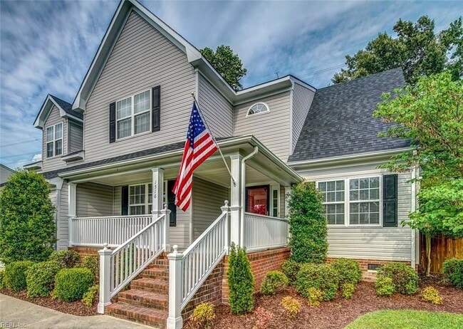 Building Photo - 1516 Clearwater Ln