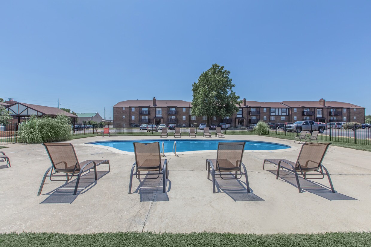 Brickstone At Woodlawn Apartments in Wichita, KS