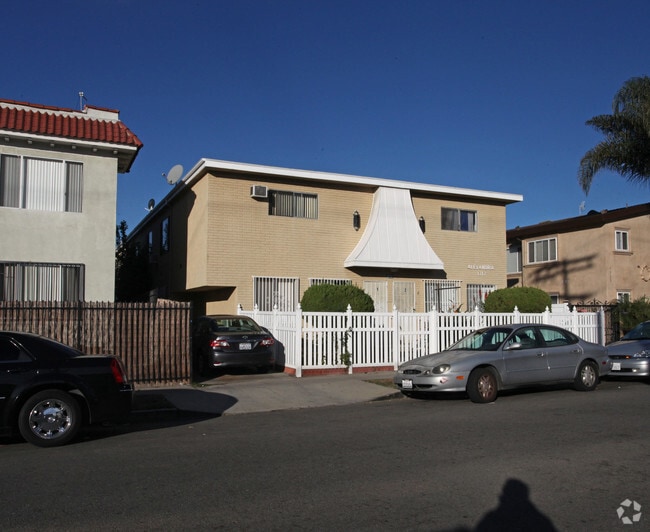 Building Photo - 1717 N Alexandria Ave