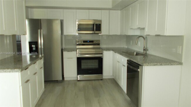 Foto del edificio - 300 SW 130th Terrace