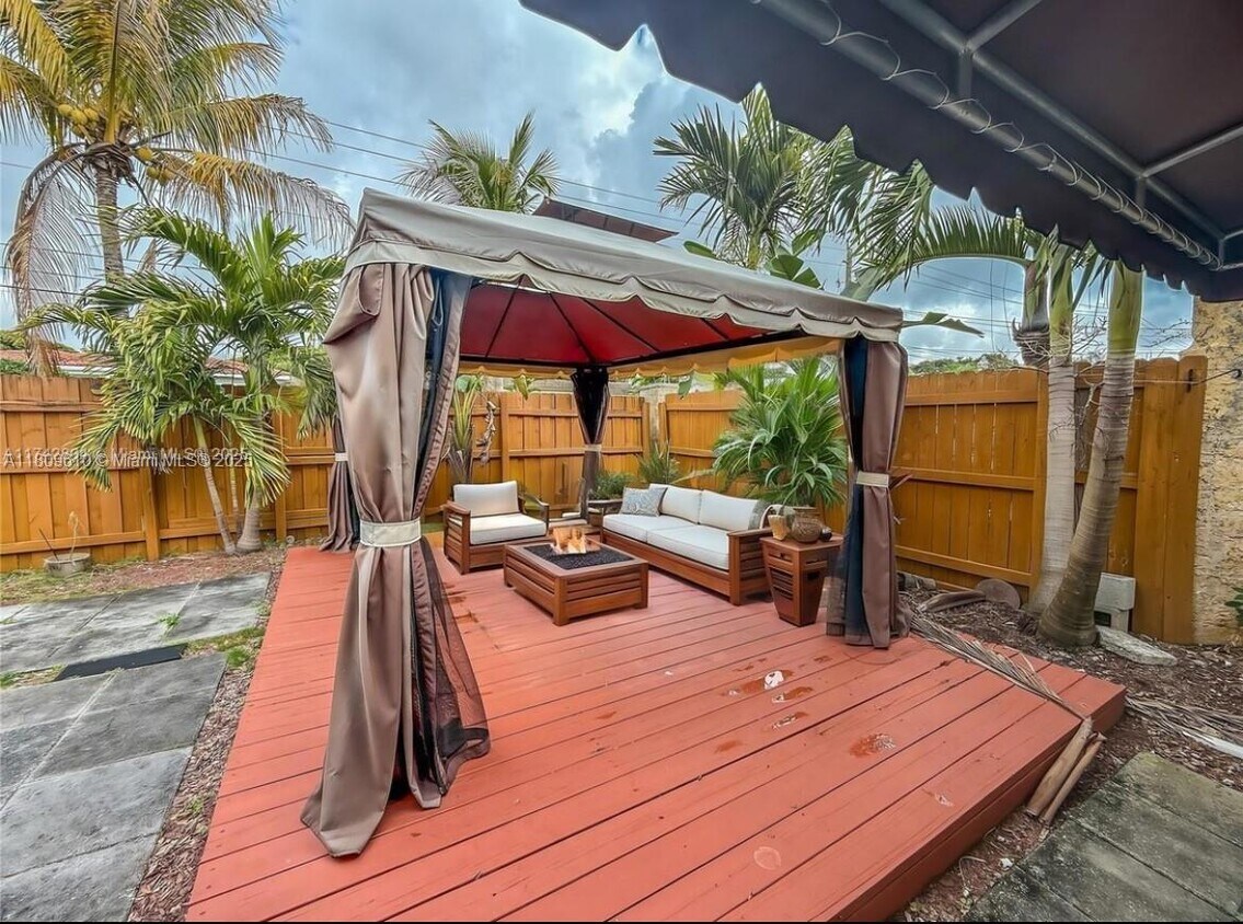 Foto principal - 2001 SW 58th Ct