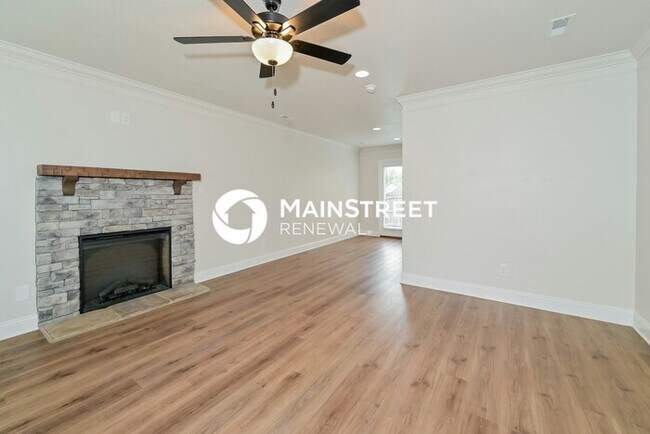 Foto del edificio - 3 Bedroom Pet-Friendly Home in KNOXVILLE, TN with Main Street Renewal