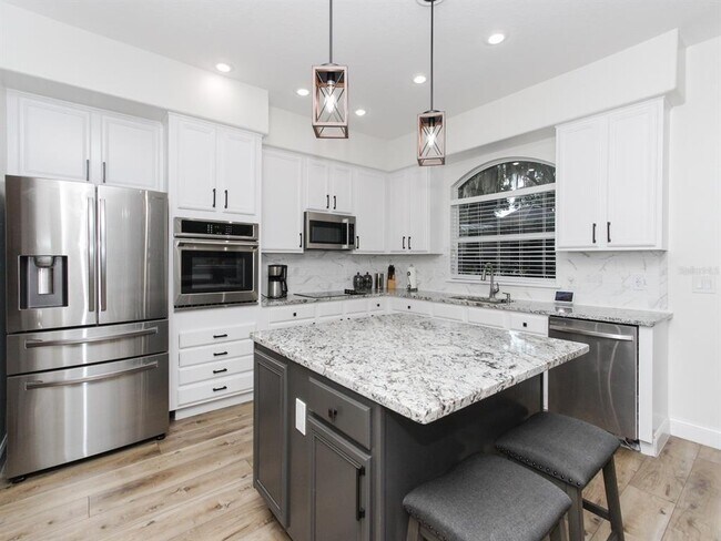 Foto del edificio - 687 Statenville Ct