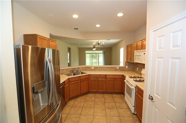 Building Photo - 128 Portsmouth Dr