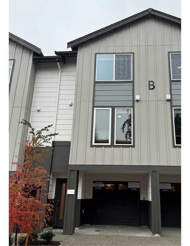 Building Photo - 16124 Cascadian Way