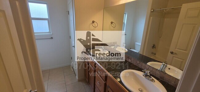 Foto del edificio - 1187 Cherrywood Ave