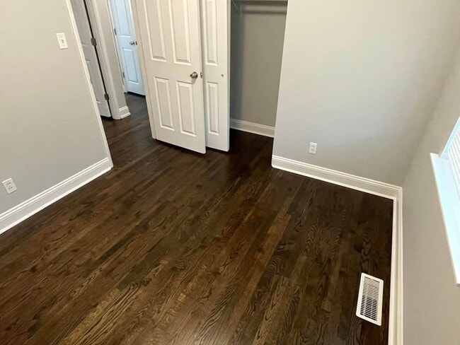 Foto del edificio - 5307 Crestside Ln