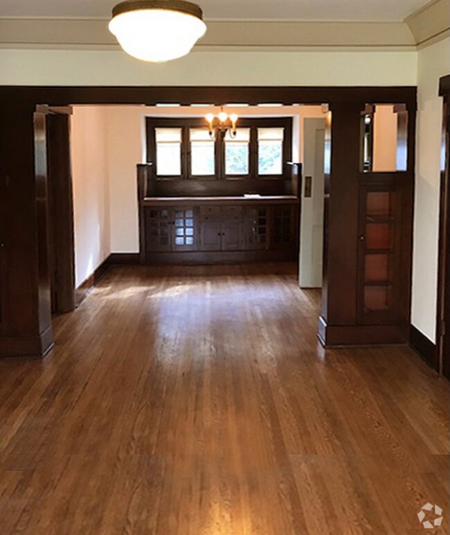 Building Photo - 380 Parke St