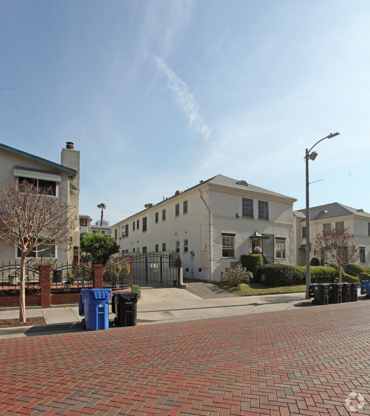 Foto del edificio - 1400-1410 L Ron Hubbard Way