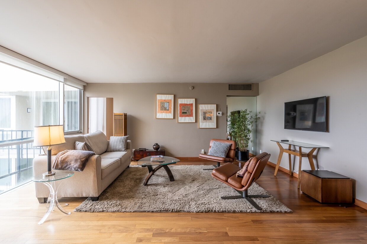 Foto principal - 9950 Durant Dr