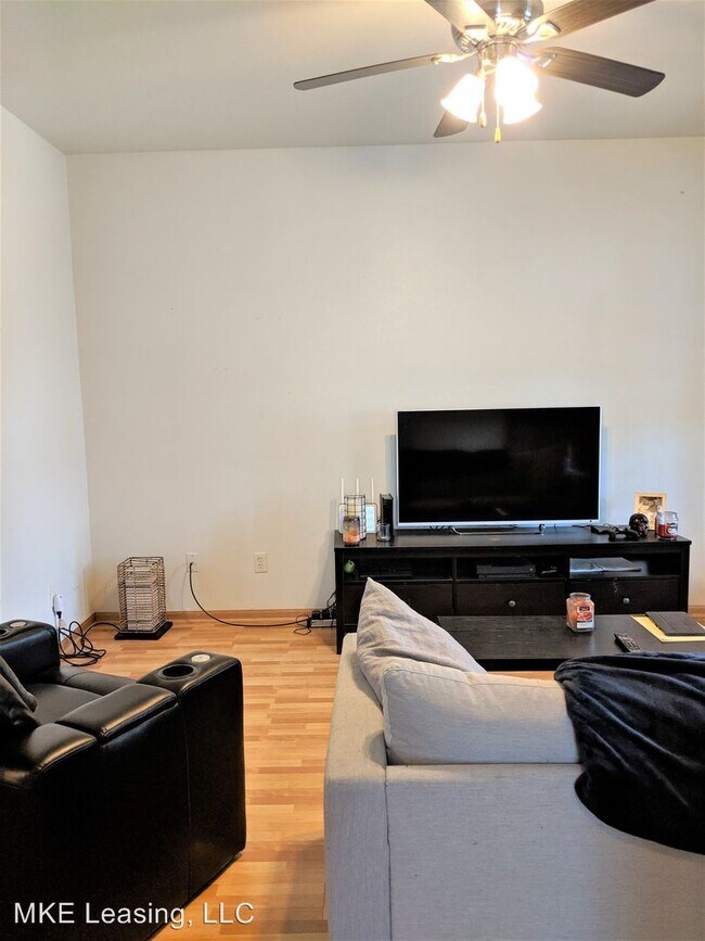 Foto del edificio - 3633 E Squire Ave