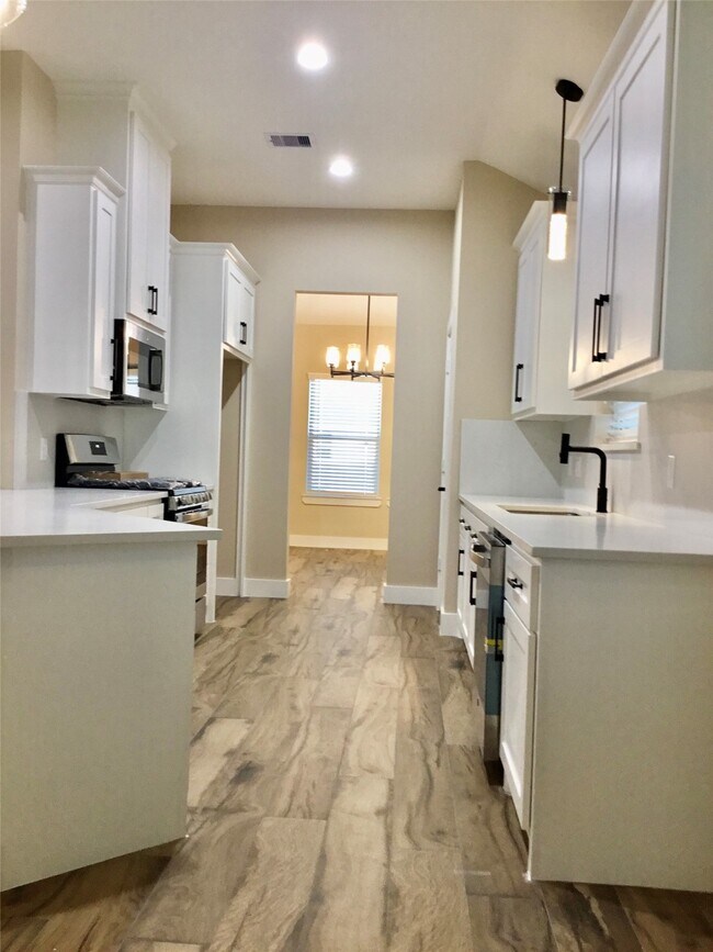 Foto del edificio - 2075 Briar Grove Dr