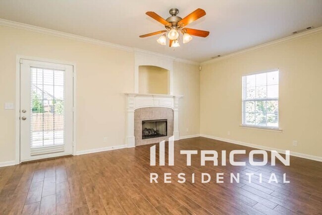 Building Photo - 4409 Spring Cove Dr