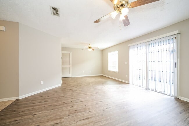 Foto del edificio - 8338 Argyle Corners Ct