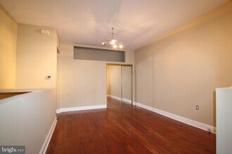 Building Photo - 1309 S Warnock St