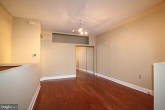 Building Photo - 1309 S Warnock St
