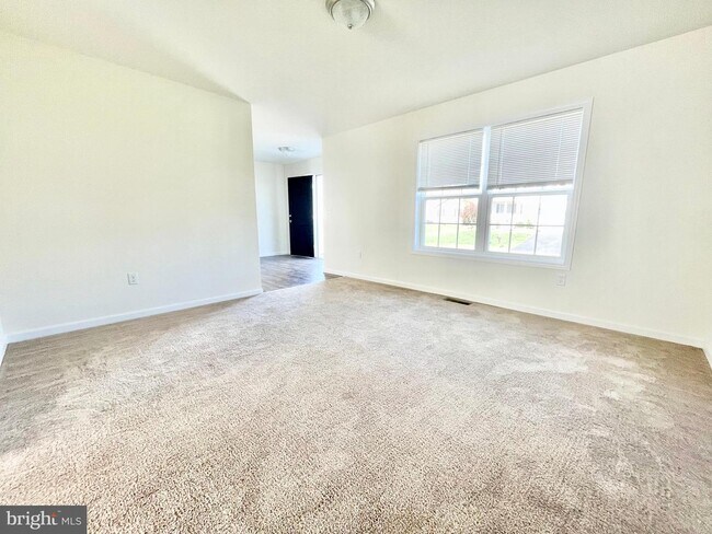 Building Photo - 94 Jump Dr
