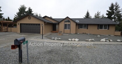 Building Photo - 40 Brittany Ln