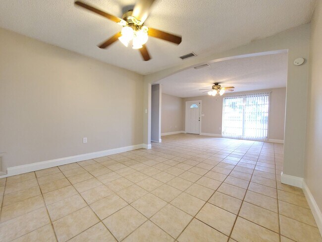 Foto del edificio - Updated 3 bed/ 2 bath Located in Sorrento ...