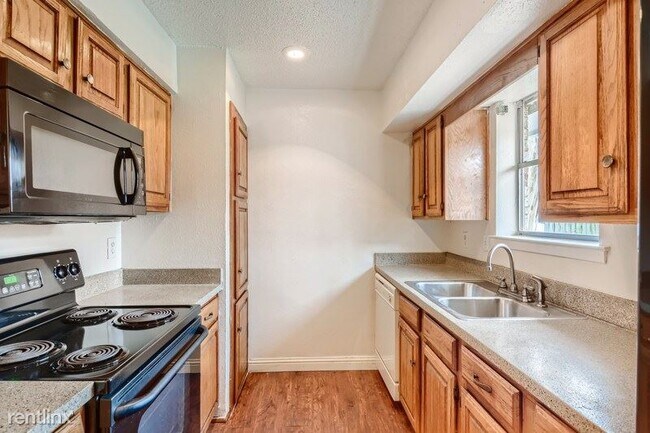 Building Photo - 3 br, 2 bath House - 1309 Duvall Drive