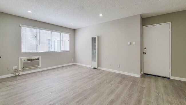 Building Photo - 1818 N New Hampshire Ave