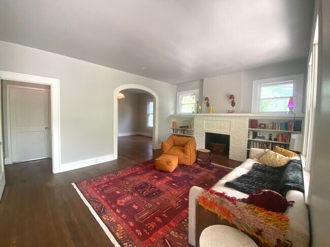 Building Photo - Walling