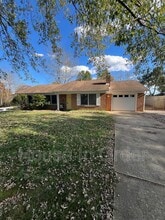 Building Photo - 217 Scottlynn Dr