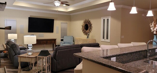 Foto del edificio - Lovely 3 Bedroom Home in Driftwood Estates!