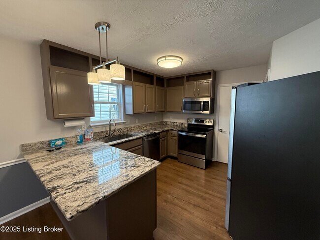 Foto del edificio - 10412 Pinoak View Dr