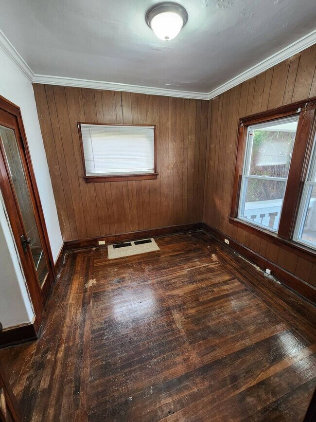 Foto del edificio - Charming 4-Bedroom Property in Prime Location (SECTION 8 VOUCHERS ACCEPTED)