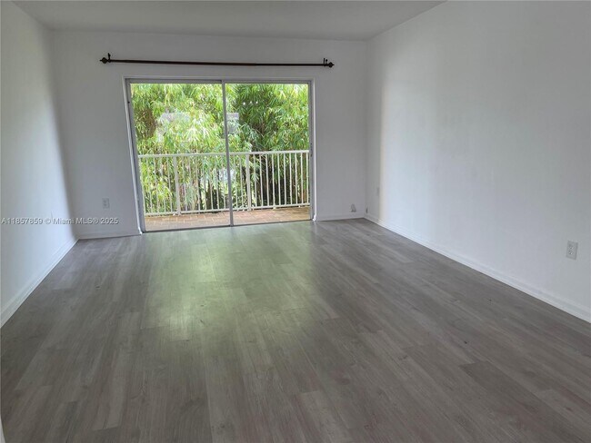 Foto del edificio - 7328 SW 82nd St