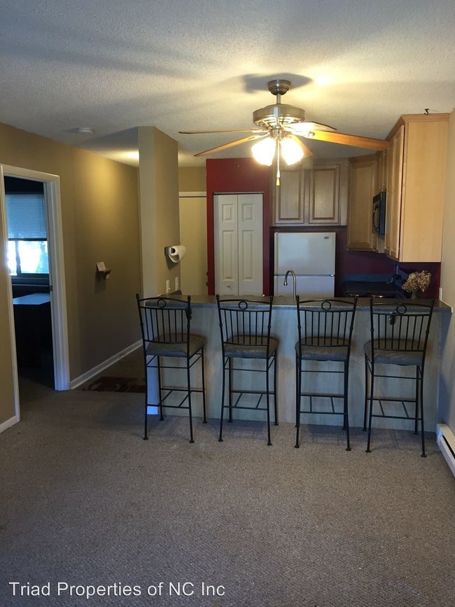 Building Photo - 521 Meadowview Dr