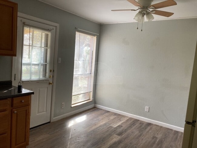 Foto del edificio - 303 Ridge St