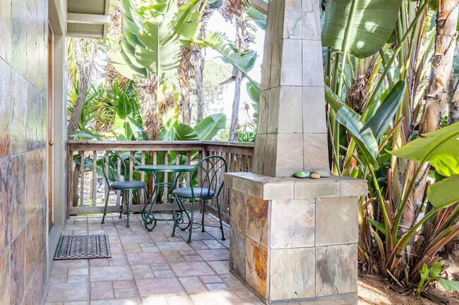 Building Photo - 525 S Tremont St