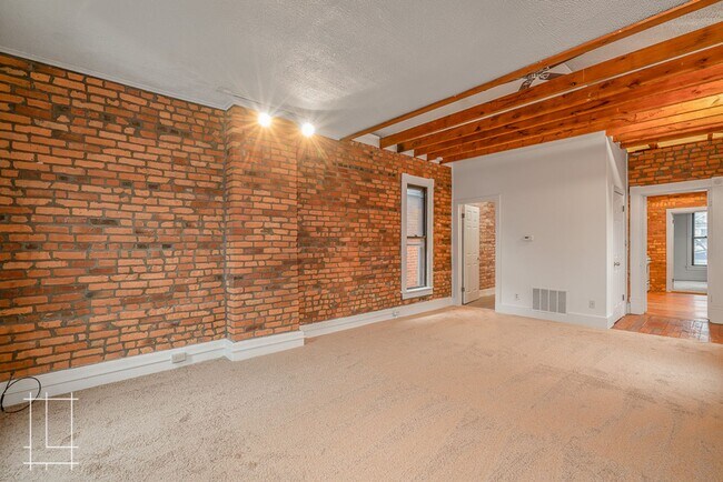 Foto del edificio - 336 W 1st Ave