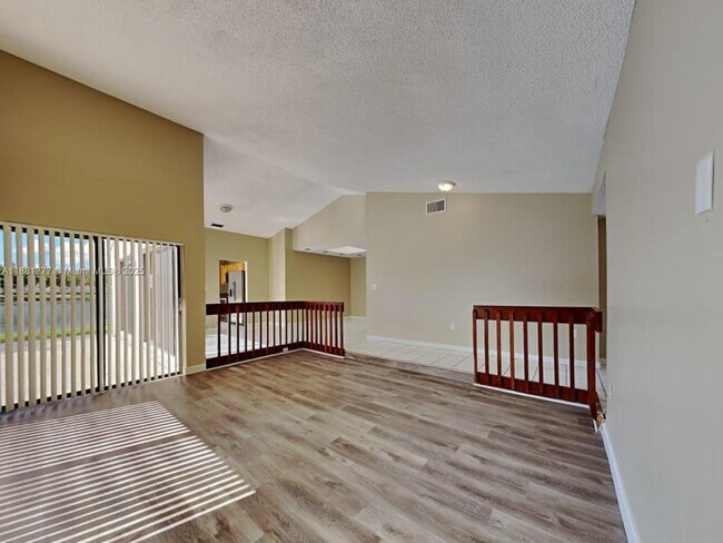 Foto del edificio - 18922 NW 80th Ct