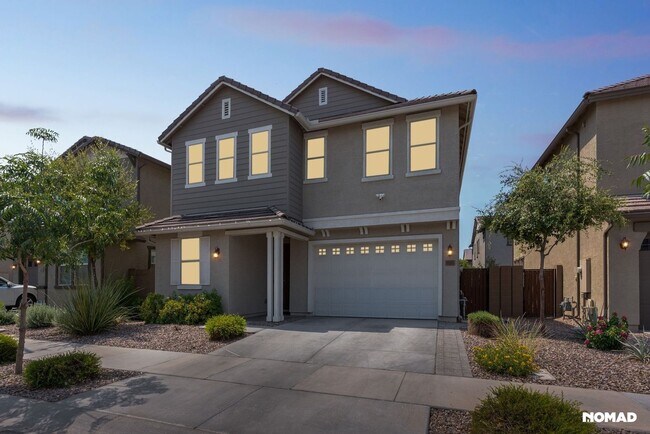 Building Photo - Stunning 5BR House in Chandler