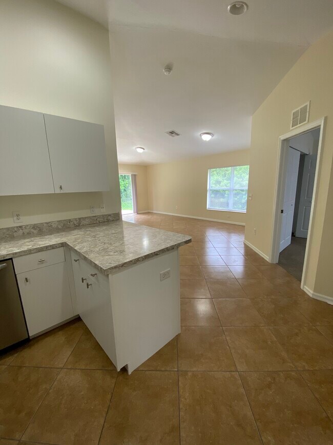 Building Photo - 17469 Ellie Dr