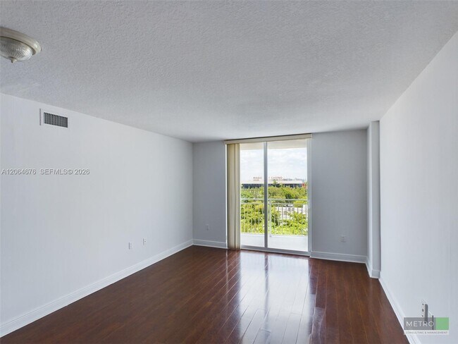 Foto del edificio - 60 NW 37th Ave
