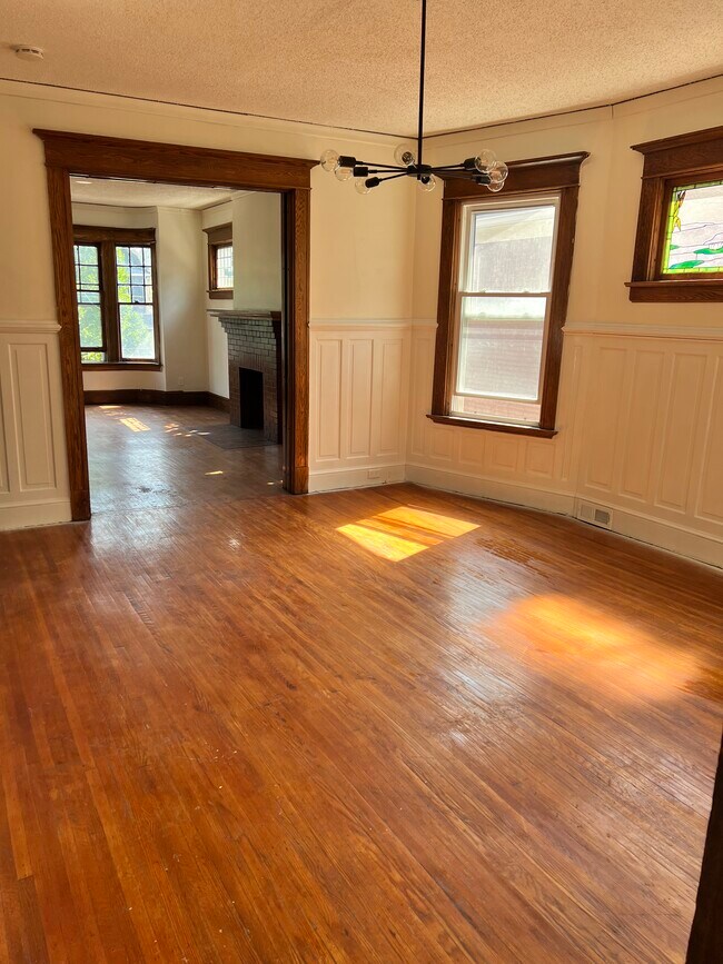 Building Photo - 426 W Delavan Ave