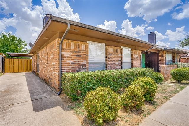 Building Photo - 3002 Hilltop Dr