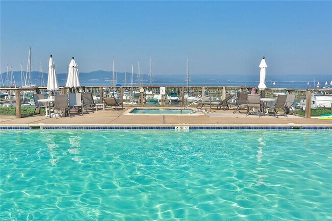Foto del edificio - 113 Half Moon Bay Dr