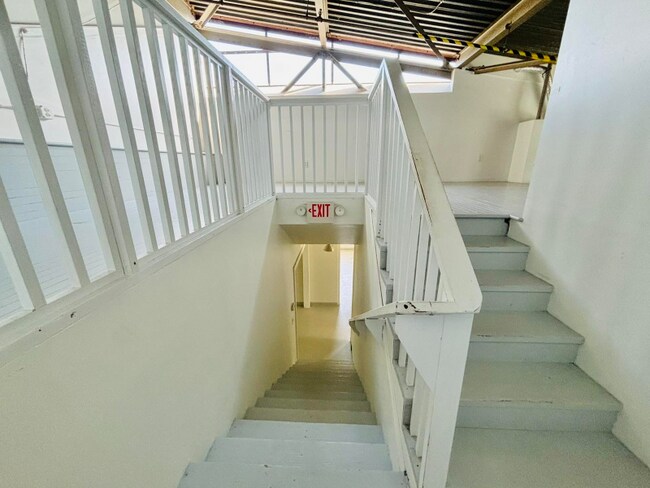 Building Photo - 1304 E Market St