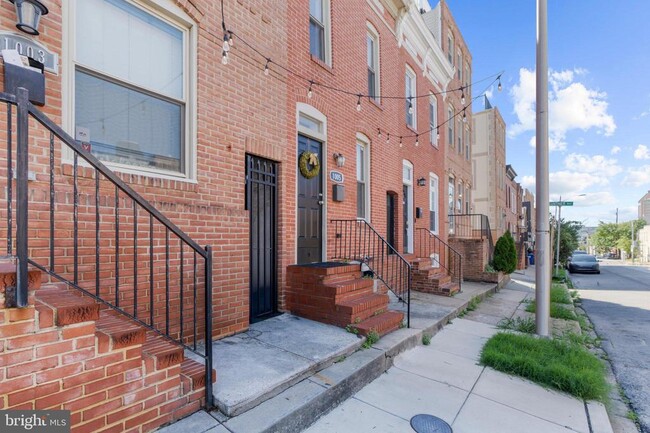 Building Photo - 1005 Baylis St