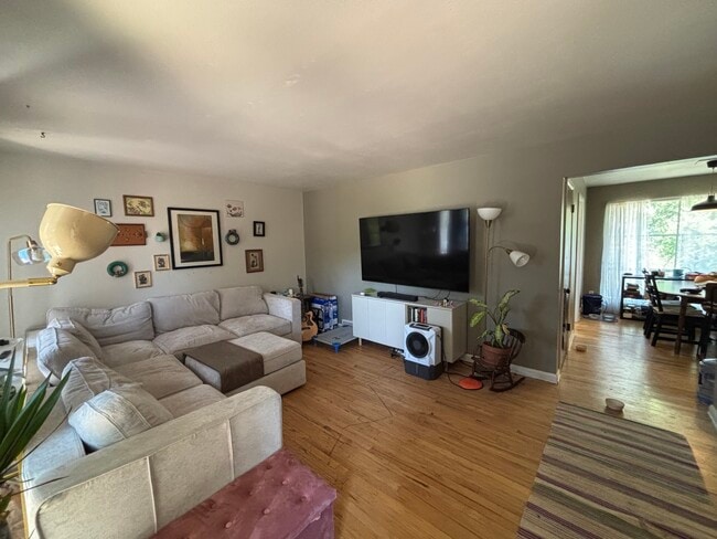 Sala de estar - 140 S Lashley Ln