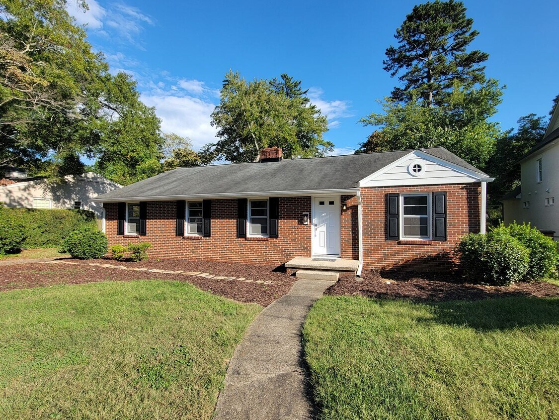 Foto principal - 3 Bedroom 2 Bathroom House