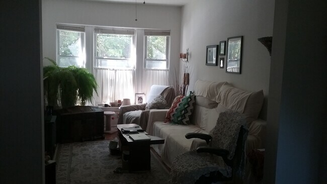 Foto del edificio - 1746 W Belle Plaine Ave