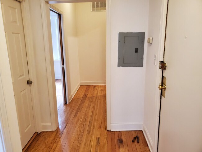 Foto del edificio - 2331 W Arthur Ave