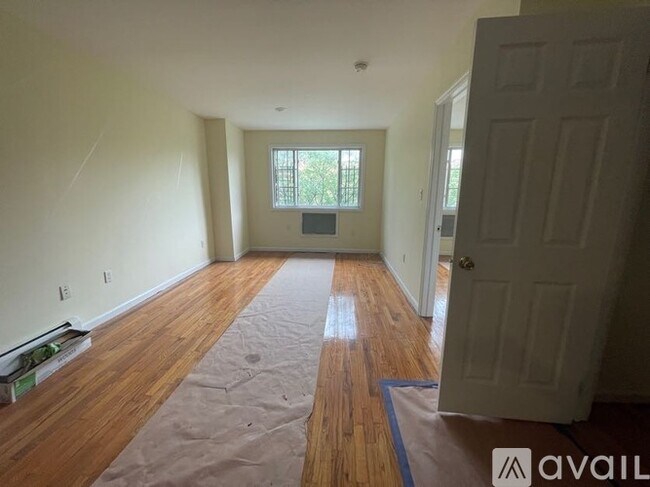 Building Photo - 338 Herzl St